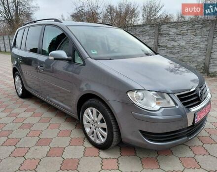 Серый Фольксваген Туран, объемом двигателя 1.6 л и пробегом 196 тыс. км за 7499 $, фото 6 на Automoto.ua