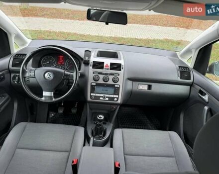Сірий Фольксваген Туран, об'ємом двигуна 1.4 л та пробігом 187 тис. км за 6650 $, фото 42 на Automoto.ua
