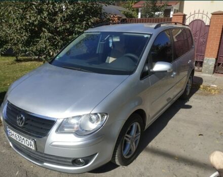 Серый Фольксваген Туран, объемом двигателя 1.4 л и пробегом 216 тыс. км за 6600 $, фото 3 на Automoto.ua