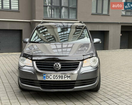 Серый Фольксваген Туран, объемом двигателя 1.9 л и пробегом 282 тыс. км за 6900 $, фото 3 на Automoto.ua