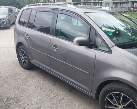 Серый Фольксваген Туран, объемом двигателя 1.9 л и пробегом 250 тыс. км за 7000 $, фото 5 на Automoto.ua