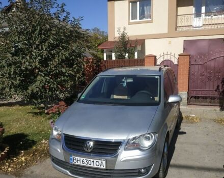 Серый Фольксваген Туран, объемом двигателя 1.4 л и пробегом 216 тыс. км за 6600 $, фото 4 на Automoto.ua