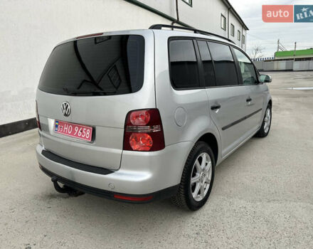 Серый Фольксваген Туран, объемом двигателя 1.6 л и пробегом 215 тыс. км за 6800 $, фото 11 на Automoto.ua