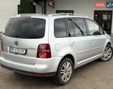 Серый Фольксваген Туран, объемом двигателя 1.97 л и пробегом 370 тыс. км за 6199 $, фото 12 на Automoto.ua