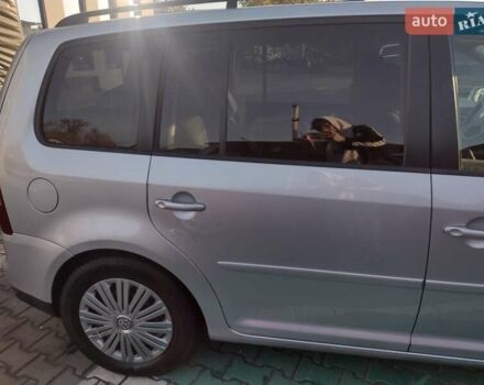 Серый Фольксваген Туран, объемом двигателя 1.6 л и пробегом 256 тыс. км за 6200 $, фото 6 на Automoto.ua