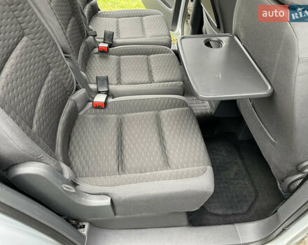 Серый Фольксваген Туран, объемом двигателя 1.9 л и пробегом 263 тыс. км за 7400 $, фото 22 на Automoto.ua