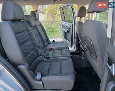 Серый Фольксваген Туран, объемом двигателя 1.6 л и пробегом 225 тыс. км за 6700 $, фото 31 на Automoto.ua