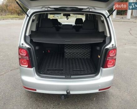 Серый Фольксваген Туран, объемом двигателя 1.6 л и пробегом 254 тыс. км за 7650 $, фото 50 на Automoto.ua