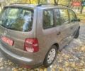 Серый Фольксваген Туран, объемом двигателя 1.6 л и пробегом 227 тыс. км за 7200 $, фото 2 на Automoto.ua