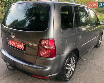 Сірий Фольксваген Туран, об'ємом двигуна 2 л та пробігом 254 тис. км за 7100 $, фото 21 на Automoto.ua