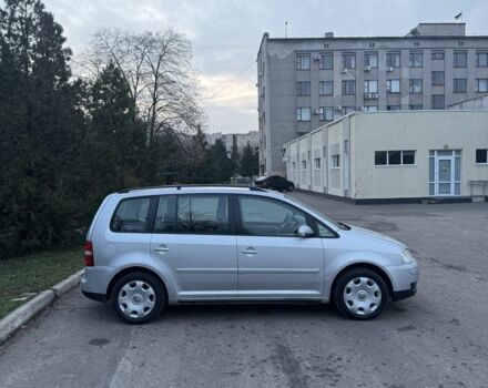 Серый Фольксваген Туран, объемом двигателя 1.9 л и пробегом 250 тыс. км за 3450 $, фото 4 на Automoto.ua