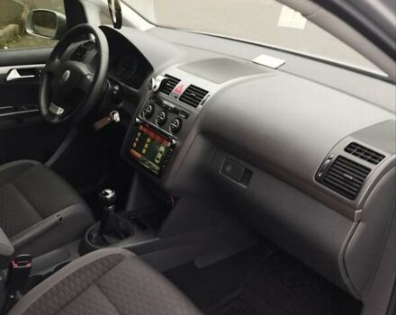 Серый Фольксваген Туран, объемом двигателя 1.6 л и пробегом 254 тыс. км за 7650 $, фото 29 на Automoto.ua