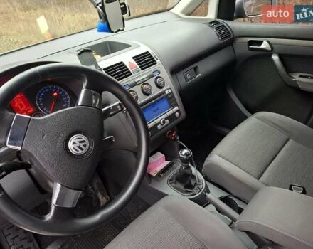 Серый Фольксваген Туран, объемом двигателя 0 л и пробегом 330 тыс. км за 7000 $, фото 5 на Automoto.ua