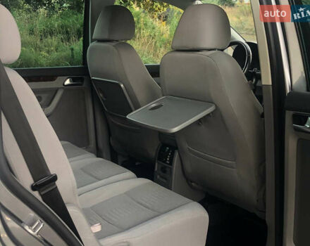 Сірий Фольксваген Туран, об'ємом двигуна 2 л та пробігом 254 тис. км за 6700 $, фото 38 на Automoto.ua