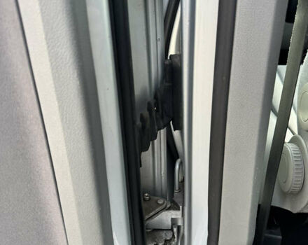 Серый Фольксваген Туран, объемом двигателя 1.6 л и пробегом 199 тыс. км за 7699 $, фото 24 на Automoto.ua