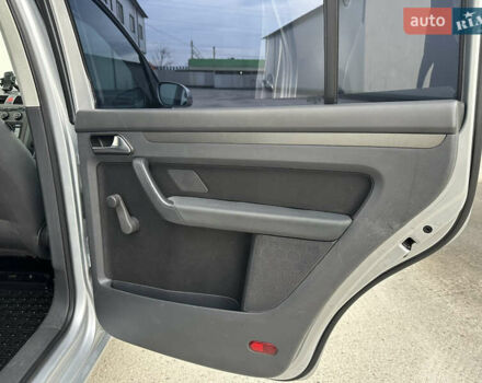 Серый Фольксваген Туран, объемом двигателя 1.6 л и пробегом 215 тыс. км за 6800 $, фото 37 на Automoto.ua