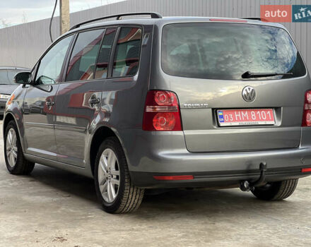 Серый Фольксваген Туран, объемом двигателя 1.6 л и пробегом 217 тыс. км за 8200 $, фото 3 на Automoto.ua