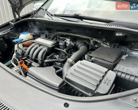 Серый Фольксваген Туран, объемом двигателя 1.6 л и пробегом 217 тыс. км за 8200 $, фото 79 на Automoto.ua