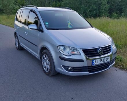 Серый Фольксваген Туран, объемом двигателя 1.4 л и пробегом 200 тыс. км за 7000 $, фото 2 на Automoto.ua