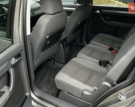 Сірий Фольксваген Туран, об'ємом двигуна 1.97 л та пробігом 302 тис. км за 8000 $, фото 9 на Automoto.ua