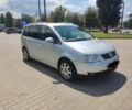 Сірий Фольксваген Туран, об'ємом двигуна 2 л та пробігом 280 тис. км за 2950 $, фото 1 на Automoto.ua