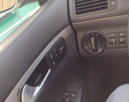 Серый Фольксваген Туран, объемом двигателя 1.6 л и пробегом 256 тыс. км за 6200 $, фото 20 на Automoto.ua