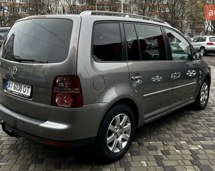 Сірий Фольксваген Туран, об'ємом двигуна 1.97 л та пробігом 302 тис. км за 8000 $, фото 4 на Automoto.ua