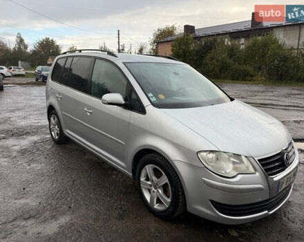 Сірий Фольксваген Туран, об'ємом двигуна 1.9 л та пробігом 226 тис. км за 7900 $, фото 1 на Automoto.ua