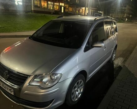 Серый Фольксваген Туран, объемом двигателя 1.9 л и пробегом 360 тыс. км за 6500 $, фото 3 на Automoto.ua