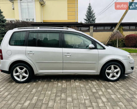 Серый Фольксваген Туран, объемом двигателя 2 л и пробегом 245 тыс. км за 7300 $, фото 4 на Automoto.ua