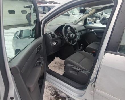 Серый Фольксваген Туран, объемом двигателя 0 л и пробегом 300 тыс. км за 3350 $, фото 4 на Automoto.ua