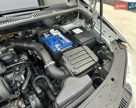 Серый Фольксваген Туран, объемом двигателя 1.6 л и пробегом 215 тыс. км за 6800 $, фото 48 на Automoto.ua