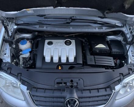 Серый Фольксваген Туран, объемом двигателя 1.9 л и пробегом 250 тыс. км за 3450 $, фото 22 на Automoto.ua