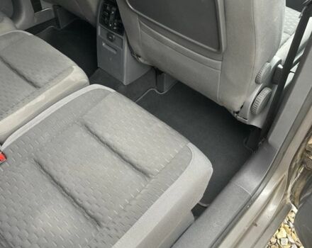 Серый Фольксваген Туран, объемом двигателя 1.6 л и пробегом 180 тыс. км за 2500 $, фото 6 на Automoto.ua