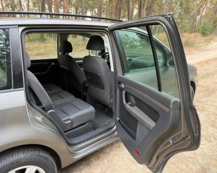 Серый Фольксваген Туран, объемом двигателя 1.6 л и пробегом 246 тыс. км за 5950 $, фото 7 на Automoto.ua