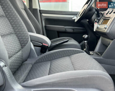 Серый Фольксваген Туран, объемом двигателя 1.4 л и пробегом 210 тыс. км за 5899 $, фото 72 на Automoto.ua