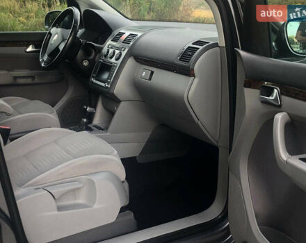 Сірий Фольксваген Туран, об'ємом двигуна 2 л та пробігом 254 тис. км за 6700 $, фото 41 на Automoto.ua