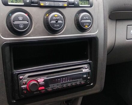 Серый Фольксваген Туран, объемом двигателя 1.9 л и пробегом 260 тыс. км за 6900 $, фото 4 на Automoto.ua