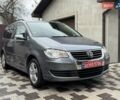 Серый Фольксваген Туран, объемом двигателя 1.6 л и пробегом 251 тыс. км за 6950 $, фото 2 на Automoto.ua