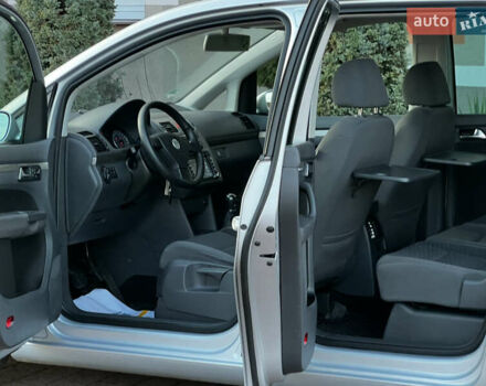 Серый Фольксваген Туран, объемом двигателя 1.4 л и пробегом 209 тыс. км за 6499 $, фото 89 на Automoto.ua