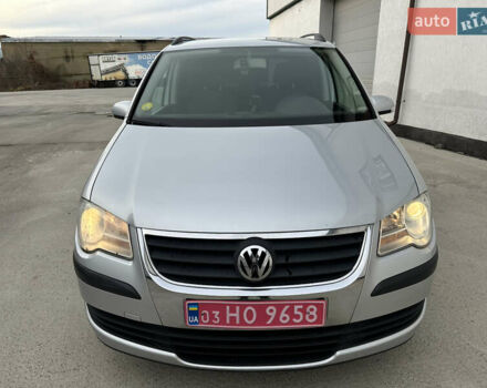 Серый Фольксваген Туран, объемом двигателя 1.6 л и пробегом 215 тыс. км за 6800 $, фото 22 на Automoto.ua