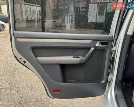 Серый Фольксваген Туран, объемом двигателя 1.6 л и пробегом 262 тыс. км за 6700 $, фото 12 на Automoto.ua