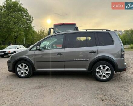 Серый Фольксваген Туран, объемом двигателя 1.39 л и пробегом 257 тыс. км за 7100 $, фото 7 на Automoto.ua