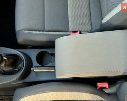 Сірий Фольксваген Туран, об'ємом двигуна 1.6 л та пробігом 218 тис. км за 8400 $, фото 29 на Automoto.ua