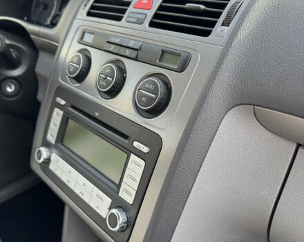 Серый Фольксваген Туран, объемом двигателя 1.6 л и пробегом 199 тыс. км за 7699 $, фото 47 на Automoto.ua