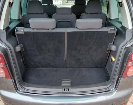 Серый Фольксваген Туран, объемом двигателя 1.6 л и пробегом 196 тыс. км за 7499 $, фото 23 на Automoto.ua