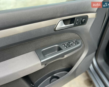 Серый Фольксваген Туран, объемом двигателя 1.6 л и пробегом 217 тыс. км за 8200 $, фото 35 на Automoto.ua