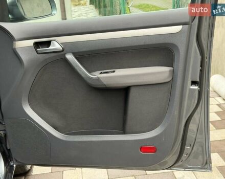 Серый Фольксваген Туран, объемом двигателя 1.6 л и пробегом 251 тыс. км за 6950 $, фото 44 на Automoto.ua