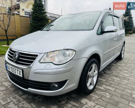 Серый Фольксваген Туран, объемом двигателя 2 л и пробегом 245 тыс. км за 7300 $, фото 9 на Automoto.ua