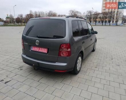 Серый Фольксваген Туран, объемом двигателя 1.6 л и пробегом 224 тыс. км за 7300 $, фото 4 на Automoto.ua